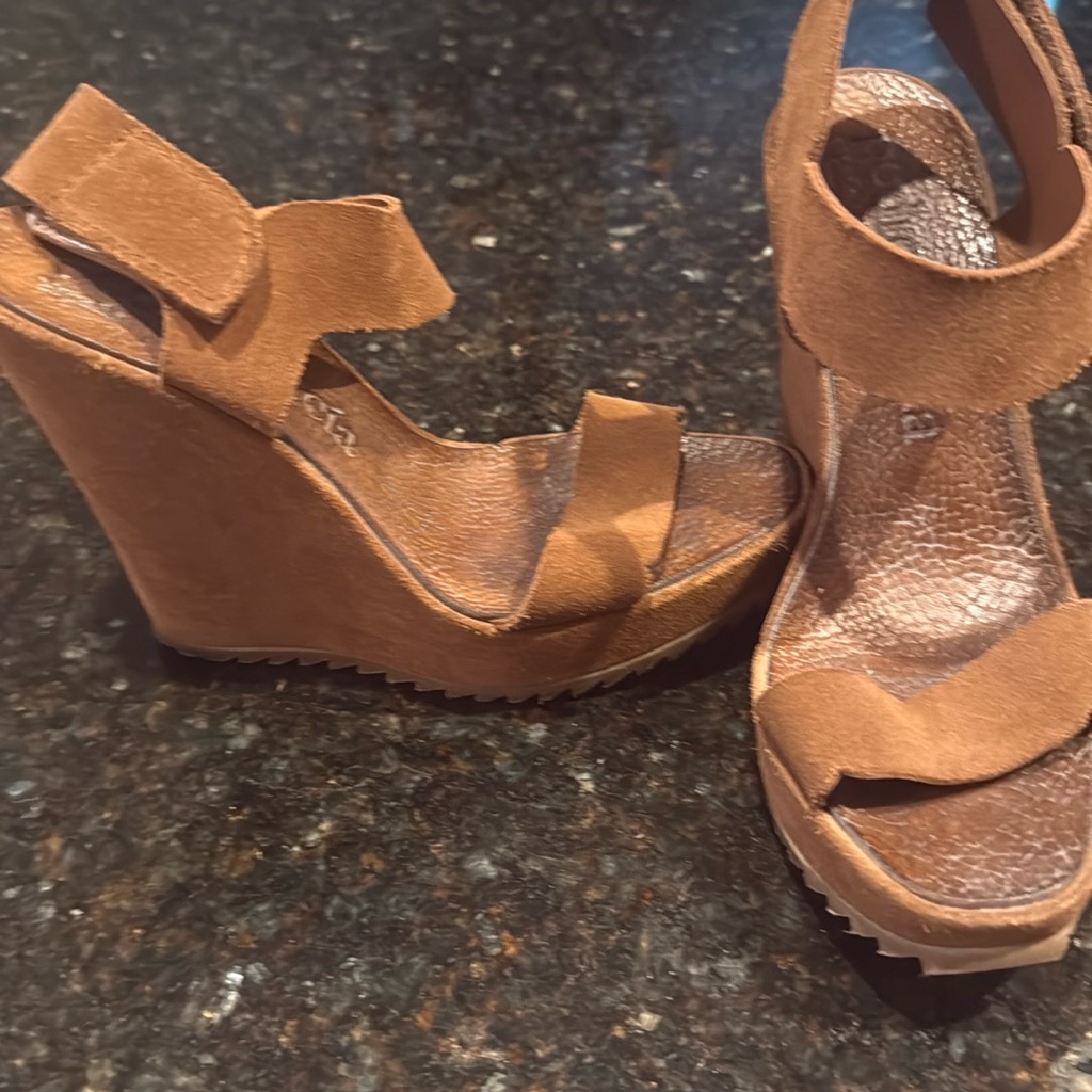Pedro Garcia Brown Suede Wedges